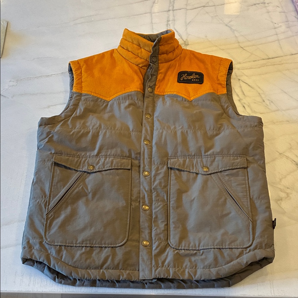 Men’s Howler Rounded Puffy Vest with Corduroy Trim